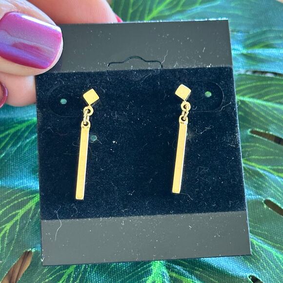 BOGO FREE GOLDEN BAR EARRINGS - Picture 1 of 4